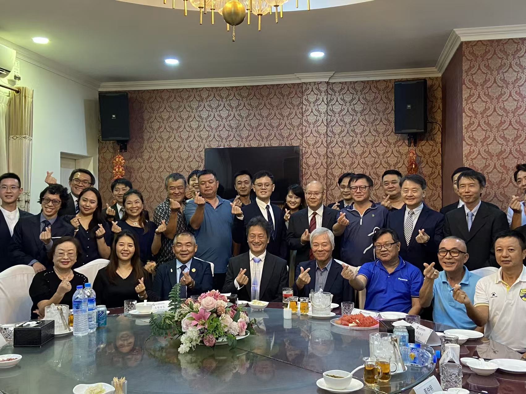 緬甸台商總會舉辦迎新送舊晚宴　見證大使交接歷史時刻